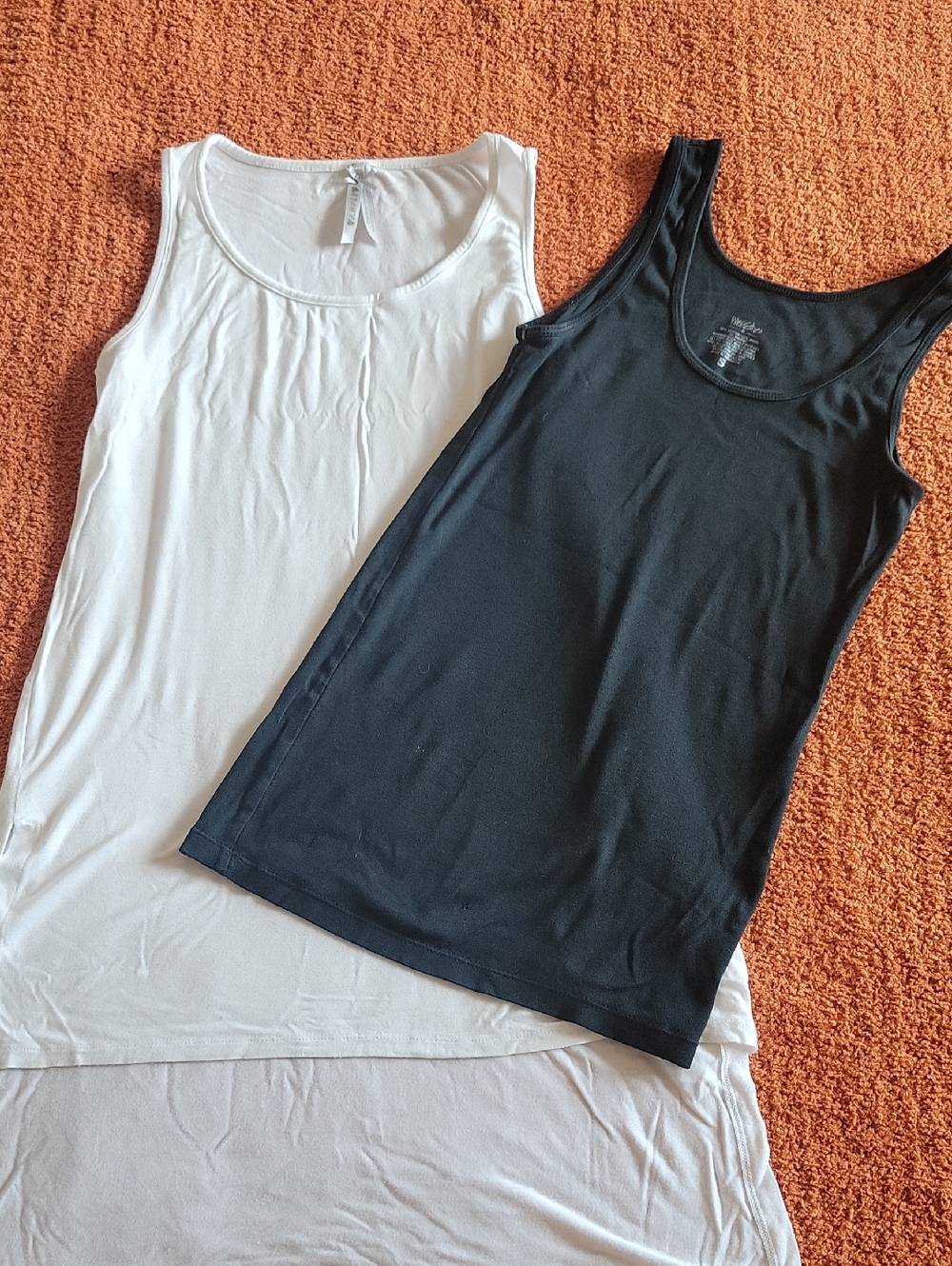 Women’s Black and White Tank Top Duo